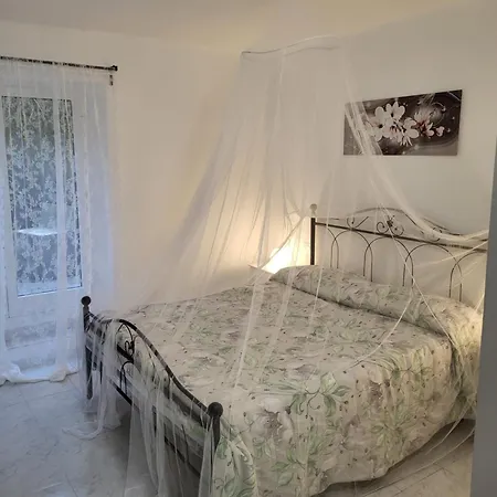 La Casetta Di Alessia Apartment *